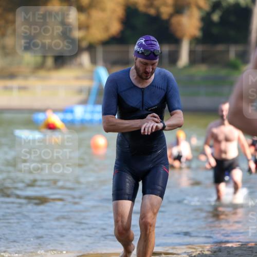 08.09.2024 - Stadtparktriathlon Michael Strokosch http://msf.ph/oto/7030065 08.09.2024 10:34:54 Schwimmen 383, 400, 406, 442, 445, 460 meine-sportfotos.de