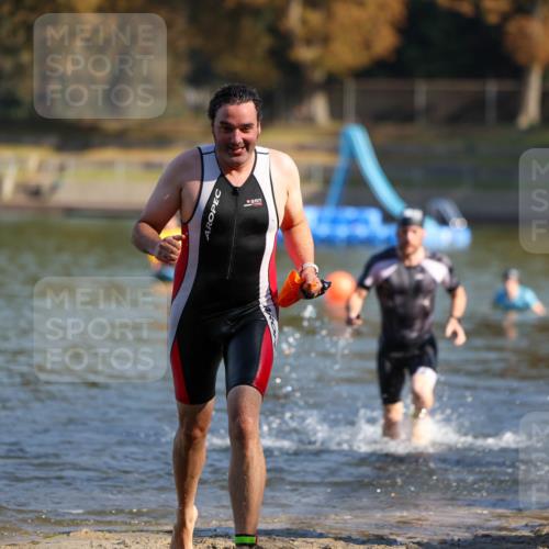 08.09.2024 - Stadtparktriathlon Michael Strokosch http://msf.ph/oto/7030098 08.09.2024 10:35:05 Schwimmen 383, 411, 429, 442, 460 meine-sportfotos.de