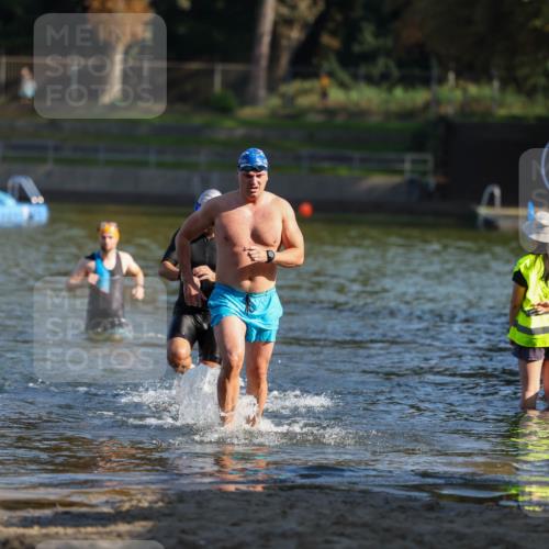 08.09.2024 - Stadtparktriathlon Michael Strokosch http://msf.ph/oto/7030135 08.09.2024 10:35:23 Schwimmen 385, 415, 420, 458 meine-sportfotos.de