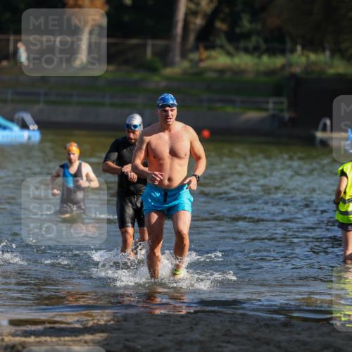 08.09.2024 - Stadtparktriathlon Michael Strokosch http://msf.ph/oto/7030138 08.09.2024 10:35:24 Schwimmen 385, 415, 420, 458 meine-sportfotos.de