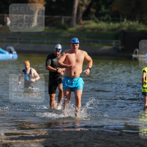 08.09.2024 - Stadtparktriathlon Michael Strokosch http://msf.ph/oto/7030140 08.09.2024 10:35:24 Schwimmen 385, 415, 420, 458 meine-sportfotos.de