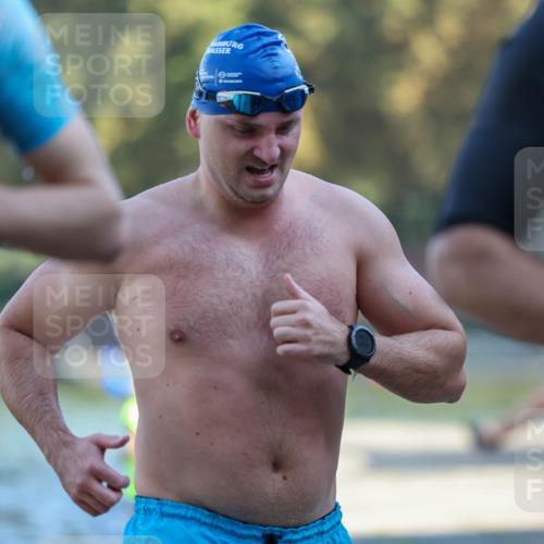 08.09.2024 - Stadtparktriathlon Michael Strokosch http://msf.ph/oto/7030179 08.09.2024 10:35:31 Schwimmen 385, 415, 420, 458 meine-sportfotos.de