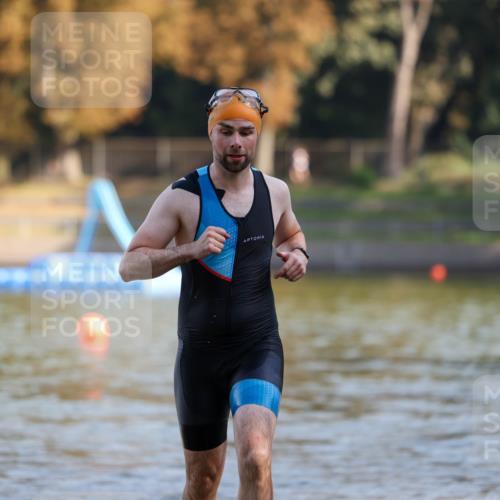 08.09.2024 - Stadtparktriathlon Michael Strokosch http://msf.ph/oto/7030186 08.09.2024 10:35:34 Schwimmen 458 meine-sportfotos.de