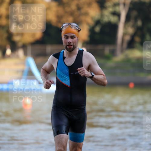 08.09.2024 - Stadtparktriathlon Michael Strokosch http://msf.ph/oto/7030188 08.09.2024 10:35:34 Schwimmen 458 meine-sportfotos.de