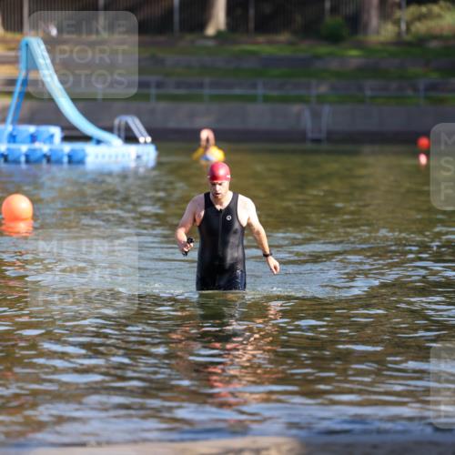 08.09.2024 - Stadtparktriathlon Michael Strokosch http://msf.ph/oto/7030202 08.09.2024 10:38:52 Schwimmen 462 meine-sportfotos.de