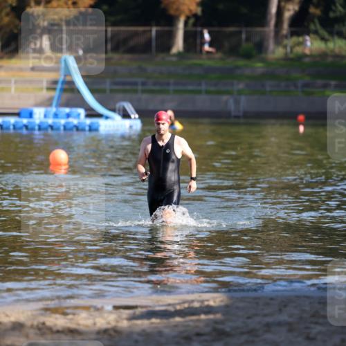08.09.2024 - Stadtparktriathlon Michael Strokosch http://msf.ph/oto/7030211 08.09.2024 10:38:55 Schwimmen 462 meine-sportfotos.de