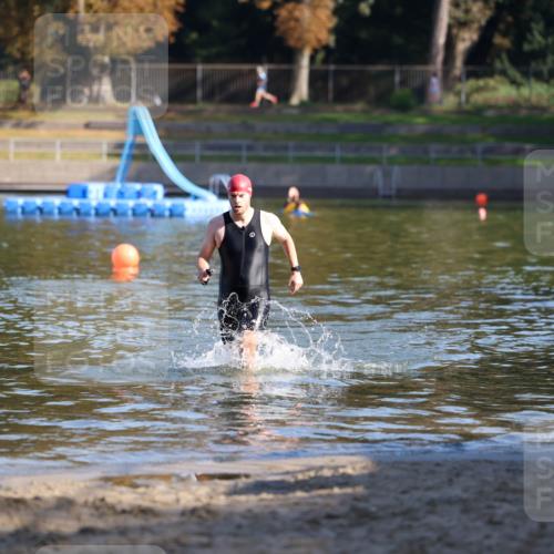 08.09.2024 - Stadtparktriathlon Michael Strokosch http://msf.ph/oto/7030214 08.09.2024 10:38:56 Schwimmen 462 meine-sportfotos.de