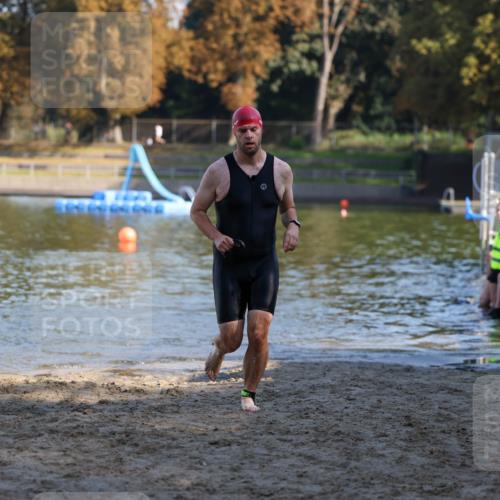 08.09.2024 - Stadtparktriathlon Michael Strokosch http://msf.ph/oto/7030231 08.09.2024 10:39:01 Schwimmen 462 meine-sportfotos.de