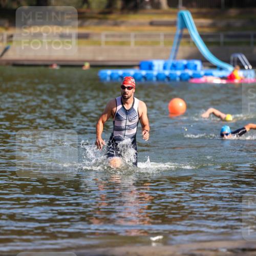 08.09.2024 - Stadtparktriathlon Michael Strokosch http://msf.ph/oto/7030246 08.09.2024 10:49:40 Schwimmen 549, 558 meine-sportfotos.de