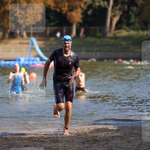 08.09.2024 - Stadtparktriathlon Michael Strokosch http://msf.ph/oto/7030311 08.09.2024 10:49:53 Schwimmen 471, 536, 549, 551 meine-sportfotos.de