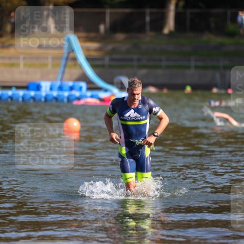 08.09.2024 - Stadtparktriathlon Michael Strokosch http://msf.ph/oto/7030401 08.09.2024 10:50:45 Schwimmen 552 meine-sportfotos.de