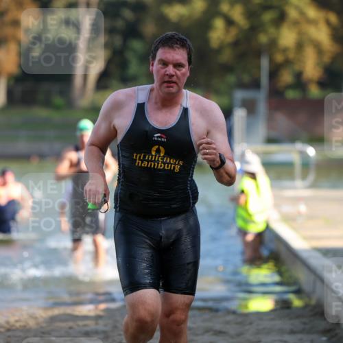 08.09.2024 - Stadtparktriathlon Michael Strokosch http://msf.ph/oto/7030521 08.09.2024 10:51:21 Schwimmen 519, 526, 535, 543, 557, 821 meine-sportfotos.de