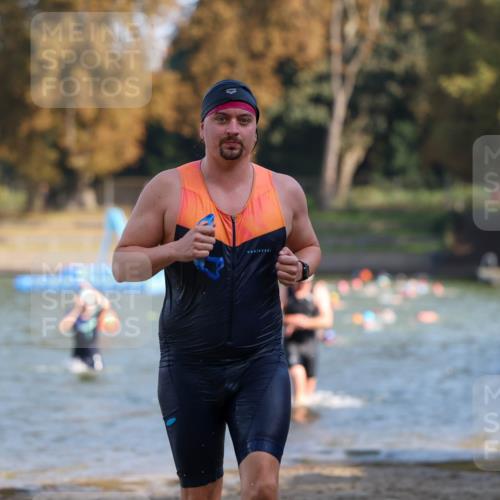 08.09.2024 - Stadtparktriathlon Michael Strokosch http://msf.ph/oto/7030579 08.09.2024 10:51:33 Schwimmen 493, 499, 519 meine-sportfotos.de