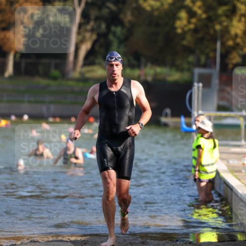 08.09.2024 - Stadtparktriathlon Michael Strokosch http://msf.ph/oto/7030593 08.09.2024 10:51:38 Schwimmen 493, 499 meine-sportfotos.de
