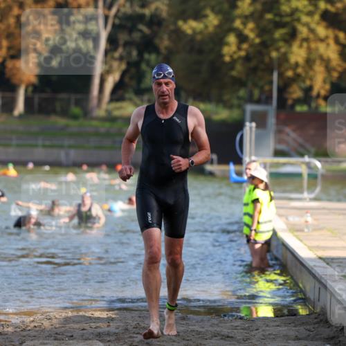 08.09.2024 - Stadtparktriathlon Michael Strokosch http://msf.ph/oto/7030598 08.09.2024 10:51:38 Schwimmen 493, 499 meine-sportfotos.de