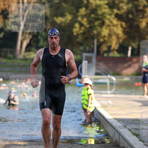 08.09.2024 - Stadtparktriathlon Michael Strokosch http://msf.ph/oto/7030604 08.09.2024 10:51:39 Schwimmen 493, 499, 546 meine-sportfotos.de