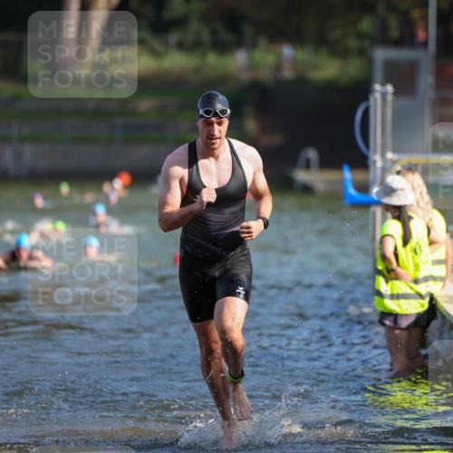 08.09.2024 - Stadtparktriathlon Michael Strokosch http://msf.ph/oto/7030778 08.09.2024 10:52:26 Schwimmen 504, 533 meine-sportfotos.de
