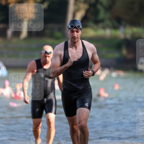 08.09.2024 - Stadtparktriathlon Michael Strokosch http://msf.ph/oto/7030792 08.09.2024 10:52:27 Schwimmen 504, 533 meine-sportfotos.de