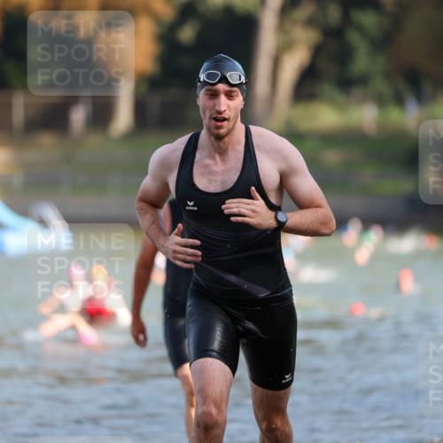 08.09.2024 - Stadtparktriathlon Michael Strokosch http://msf.ph/oto/7030794 08.09.2024 10:52:28 Schwimmen 504, 533 meine-sportfotos.de