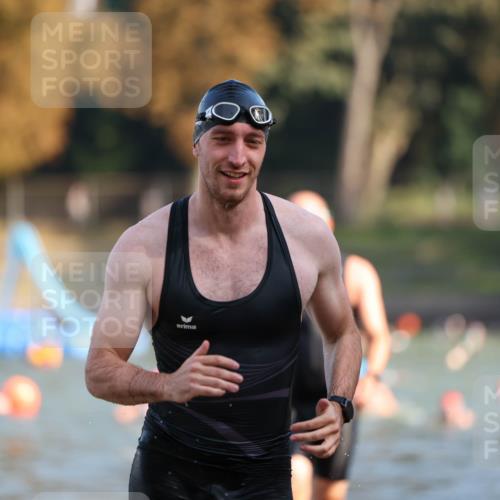08.09.2024 - Stadtparktriathlon Michael Strokosch http://msf.ph/oto/7030800 08.09.2024 10:52:29 Schwimmen 504, 533 meine-sportfotos.de