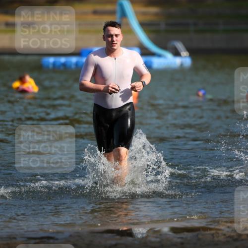 08.09.2024 - Stadtparktriathlon Michael Strokosch http://msf.ph/oto/7031015 08.09.2024 10:53:16 Schwimmen 487, 524, 525 meine-sportfotos.de
