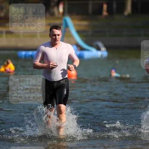 08.09.2024 - Stadtparktriathlon Michael Strokosch http://msf.ph/oto/7031023 08.09.2024 10:53:17 Schwimmen 487, 501, 524 meine-sportfotos.de