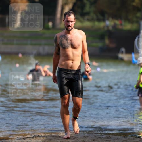 08.09.2024 - Stadtparktriathlon Michael Strokosch http://msf.ph/oto/7031059 08.09.2024 10:53:28 Schwimmen 498, 501 meine-sportfotos.de