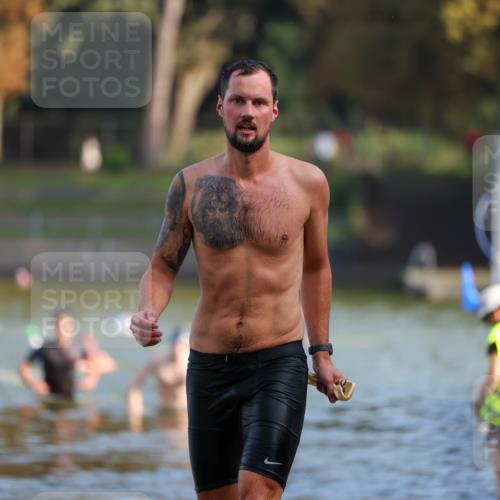 08.09.2024 - Stadtparktriathlon Michael Strokosch http://msf.ph/oto/7031069 08.09.2024 10:53:29 Schwimmen 498, 501 meine-sportfotos.de