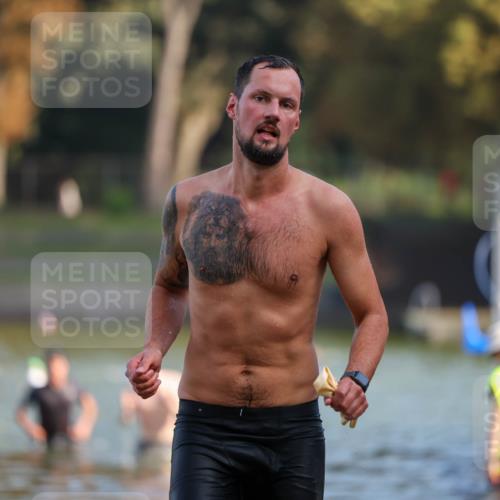 08.09.2024 - Stadtparktriathlon Michael Strokosch http://msf.ph/oto/7031078 08.09.2024 10:53:30 Schwimmen 498, 501 meine-sportfotos.de