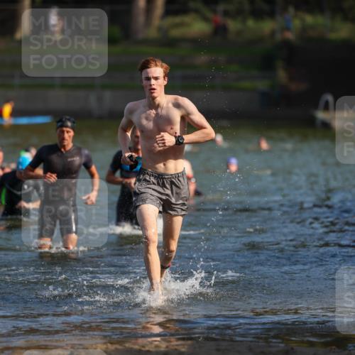 08.09.2024 - Stadtparktriathlon Michael Strokosch http://msf.ph/oto/7031094 08.09.2024 10:53:38 Schwimmen 475, 495, 498, 547, 554 meine-sportfotos.de