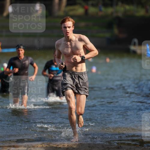 08.09.2024 - Stadtparktriathlon Michael Strokosch http://msf.ph/oto/7031104 08.09.2024 10:53:39 Schwimmen 475, 495, 498, 547, 554 meine-sportfotos.de