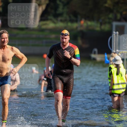 08.09.2024 - Stadtparktriathlon Michael Strokosch http://msf.ph/oto/7031225 08.09.2024 10:54:03 Schwimmen 463, 490, 506, 542, 562 meine-sportfotos.de