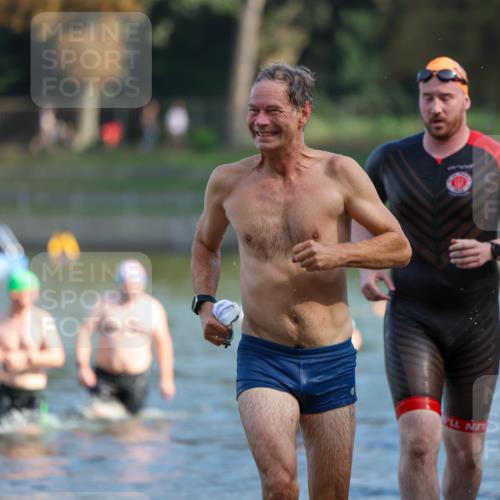 08.09.2024 - Stadtparktriathlon Michael Strokosch http://msf.ph/oto/7031240 08.09.2024 10:54:05 Schwimmen 463, 490, 506, 542, 562 meine-sportfotos.de