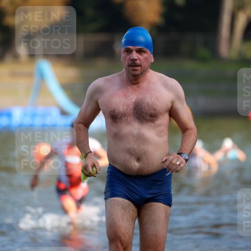08.09.2024 - Stadtparktriathlon Michael Strokosch http://msf.ph/oto/7031311 08.09.2024 10:54:20 Schwimmen 527, 529 meine-sportfotos.de