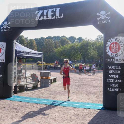 08.09.2024 - Stadtparktriathlon Luisa Fischer http://msf.ph/oto/7031319 08.09.2024 09:33:43 Ziel 8 meine-sportfotos.de