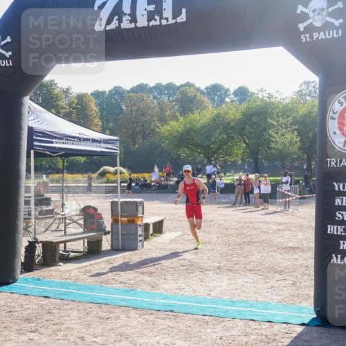 08.09.2024 - Stadtparktriathlon Luisa Fischer http://msf.ph/oto/7031336 08.09.2024 09:34:14 Ziel 13 meine-sportfotos.de