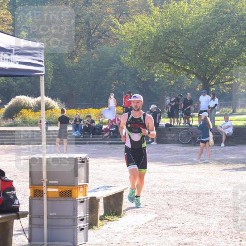 08.09.2024 - Stadtparktriathlon Luisa Fischer http://msf.ph/oto/7031347 08.09.2024 09:34:31 Ziel 69 meine-sportfotos.de