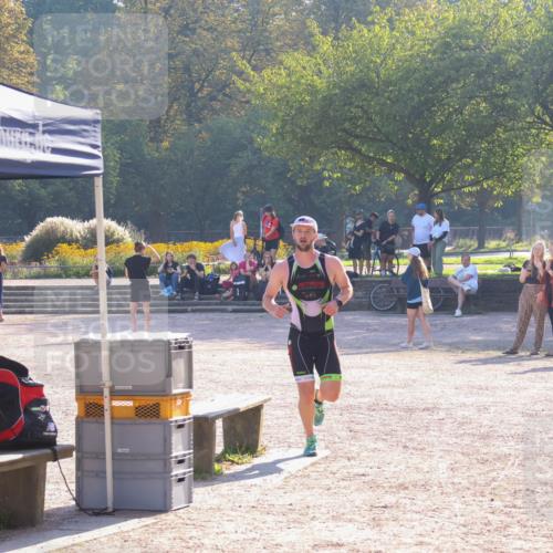 08.09.2024 - Stadtparktriathlon Luisa Fischer http://msf.ph/oto/7031349 08.09.2024 09:34:31 Ziel 69 meine-sportfotos.de
