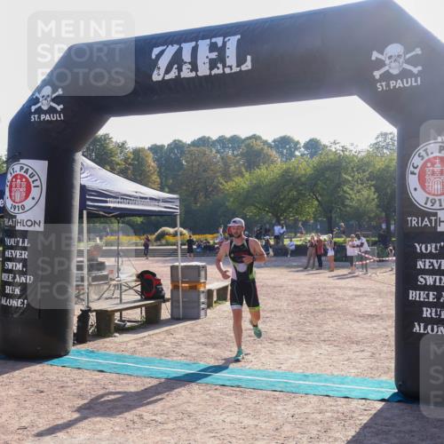 08.09.2024 - Stadtparktriathlon Luisa Fischer http://msf.ph/oto/7031360 08.09.2024 09:34:33 Ziel 69 meine-sportfotos.de