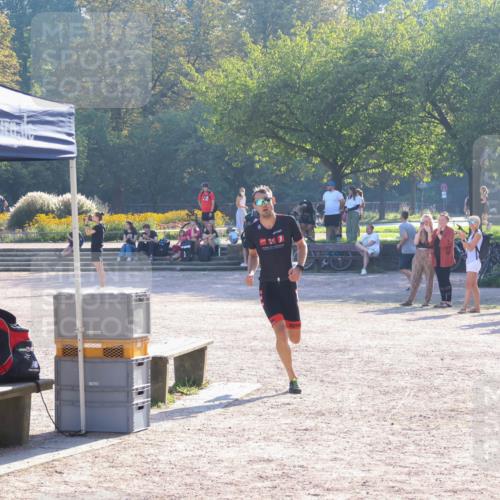 08.09.2024 - Stadtparktriathlon Luisa Fischer http://msf.ph/oto/7031372 08.09.2024 09:34:58 Ziel 11 meine-sportfotos.de