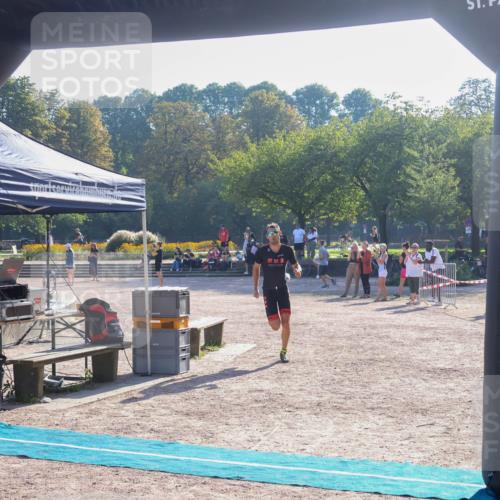 08.09.2024 - Stadtparktriathlon Luisa Fischer http://msf.ph/oto/7031374 08.09.2024 09:34:59 Ziel 11 meine-sportfotos.de