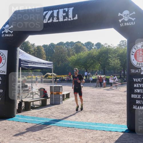 08.09.2024 - Stadtparktriathlon Luisa Fischer http://msf.ph/oto/7031378 08.09.2024 09:34:59 Ziel 11 meine-sportfotos.de