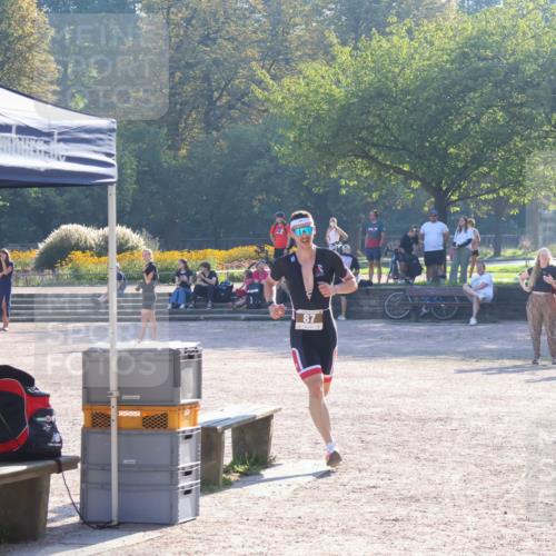08.09.2024 - Stadtparktriathlon Luisa Fischer http://msf.ph/oto/7031388 08.09.2024 09:35:11 Ziel 87 meine-sportfotos.de