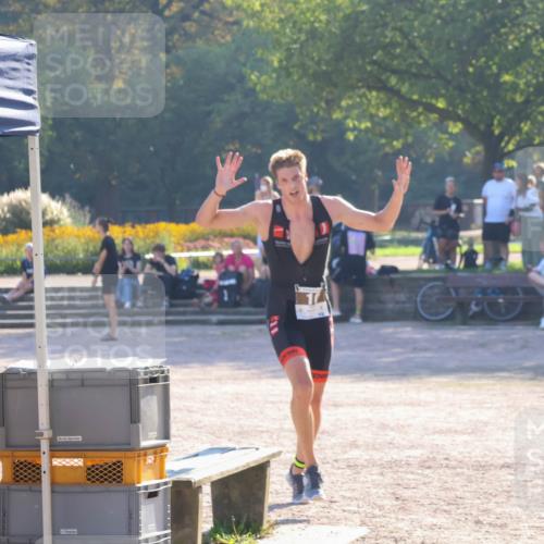 08.09.2024 - Stadtparktriathlon Luisa Fischer http://msf.ph/oto/7031402 08.09.2024 09:35:51 Ziel 10 meine-sportfotos.de