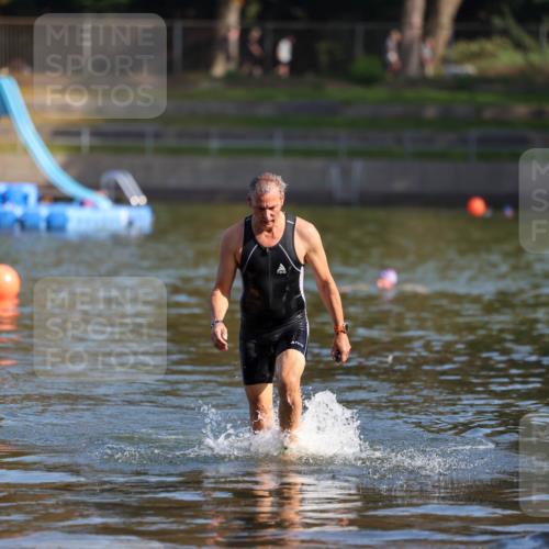 08.09.2024 - Stadtparktriathlon Michael Strokosch http://msf.ph/oto/7031409 08.09.2024 10:55:59 Schwimmen 484 meine-sportfotos.de