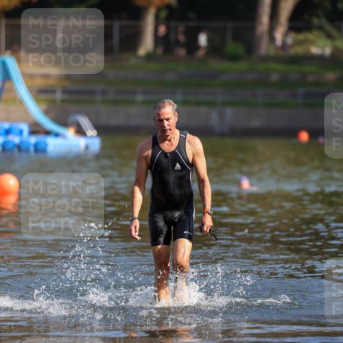 08.09.2024 - Stadtparktriathlon Michael Strokosch http://msf.ph/oto/7031413 08.09.2024 10:56:00 Schwimmen 484 meine-sportfotos.de