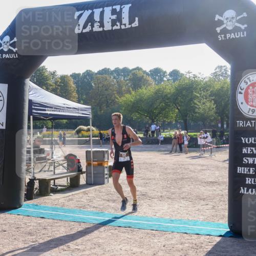 08.09.2024 - Stadtparktriathlon Luisa Fischer http://msf.ph/oto/7031414 08.09.2024 09:35:53 Ziel 10 meine-sportfotos.de