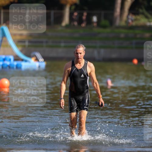 08.09.2024 - Stadtparktriathlon Michael Strokosch http://msf.ph/oto/7031416 08.09.2024 10:56:00 Schwimmen 484 meine-sportfotos.de