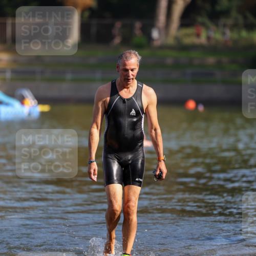 08.09.2024 - Stadtparktriathlon Michael Strokosch http://msf.ph/oto/7031426 08.09.2024 10:56:02 Schwimmen 484 meine-sportfotos.de