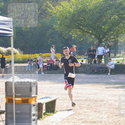 08.09.2024 - Stadtparktriathlon Luisa Fischer http://msf.ph/oto/7031449 08.09.2024 09:36:38 Ziel 86 meine-sportfotos.de